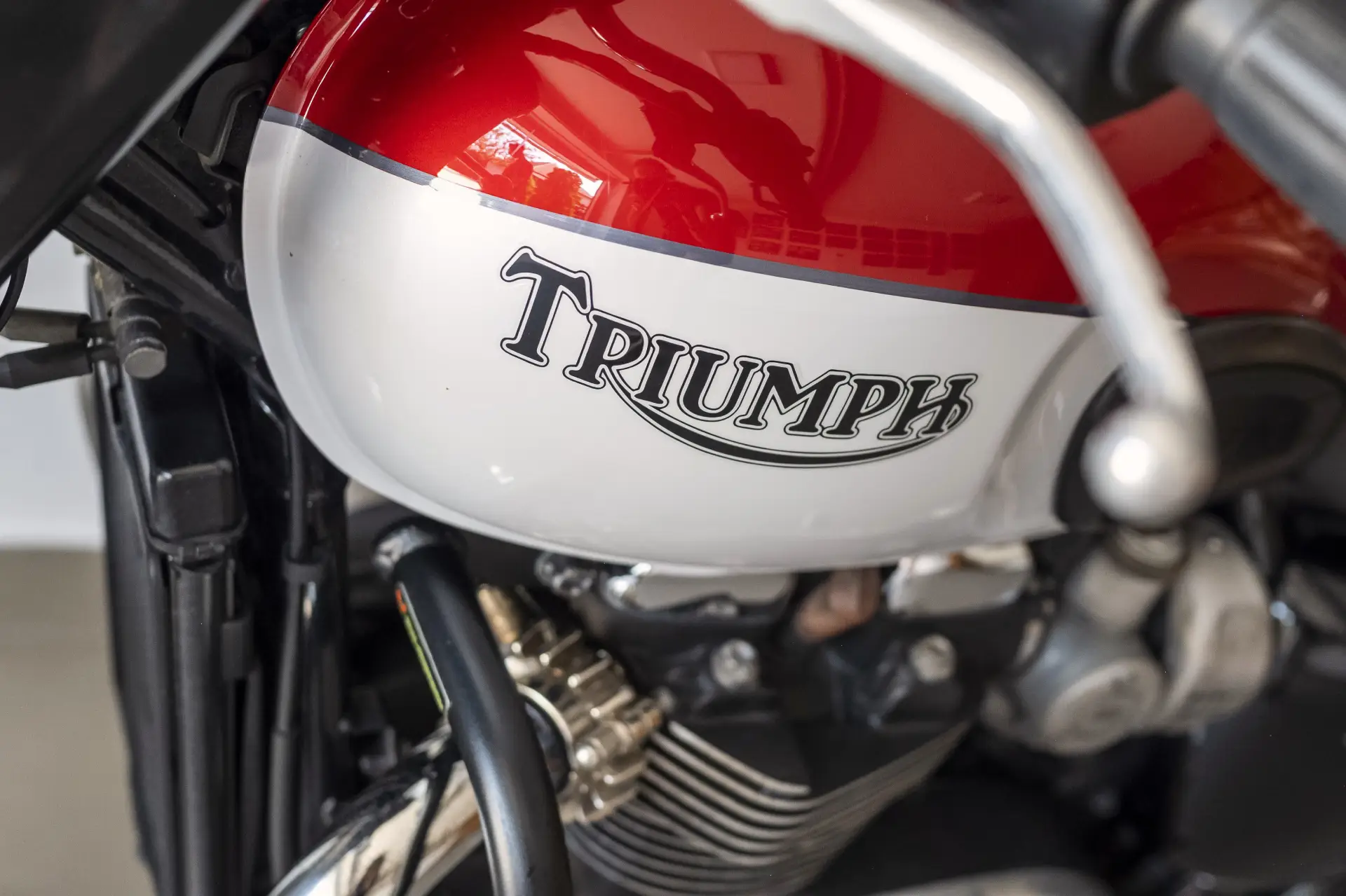 TRIUMPH BONNEVILLE T120 3