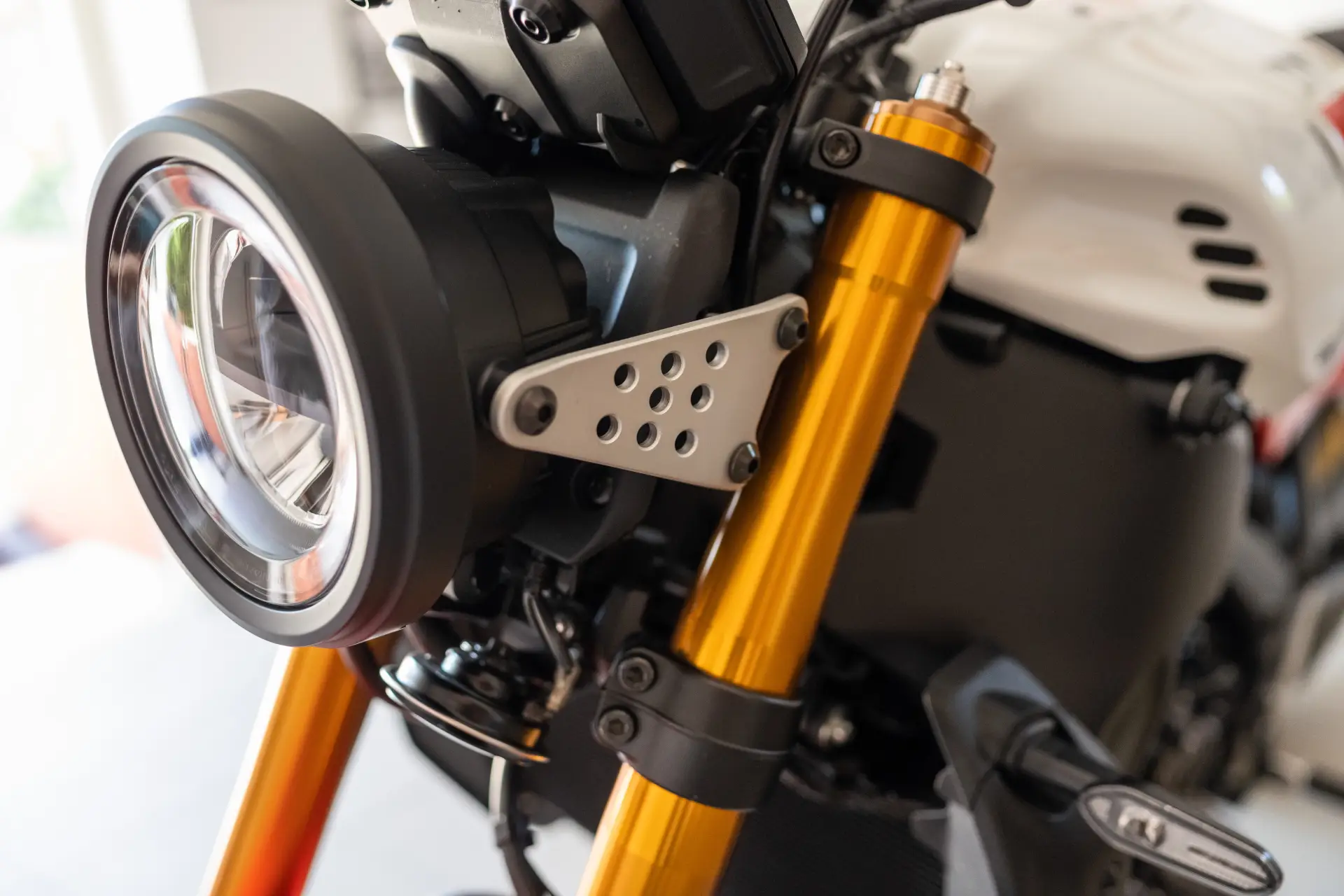 XSR 900 11