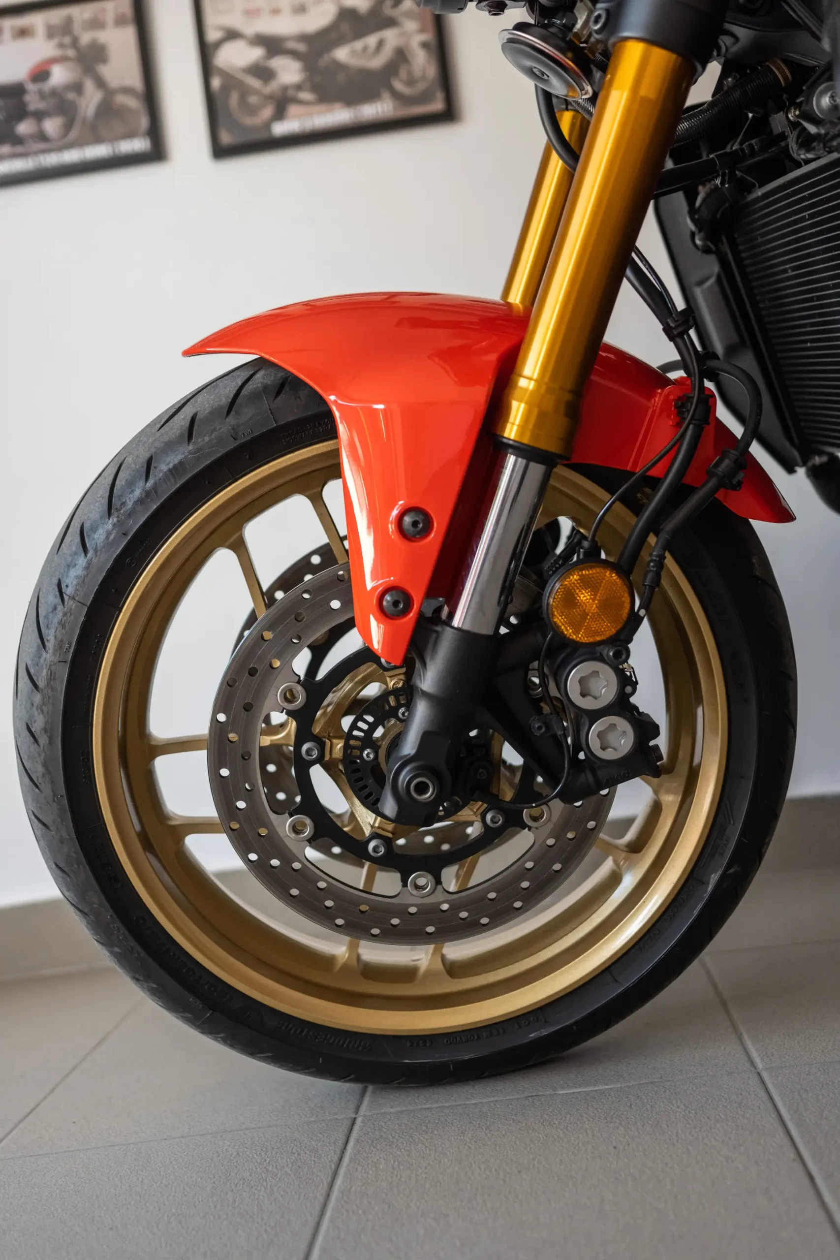 XSR 900 8